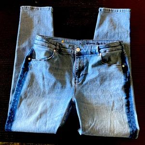Escada size 44 skinny jeans with dark jean detail on sides